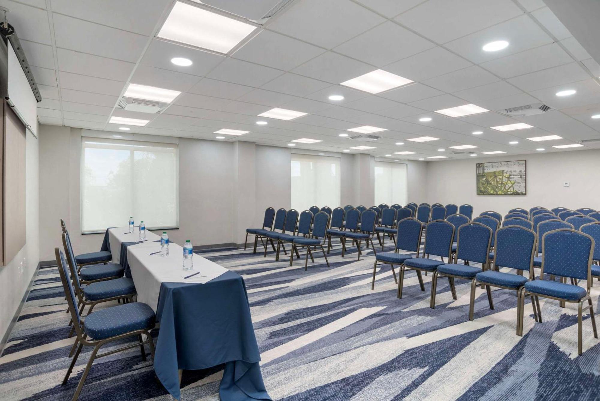 Comfort Inn & Suites New Orleans Airport North Kenner Ngoại thất bức ảnh